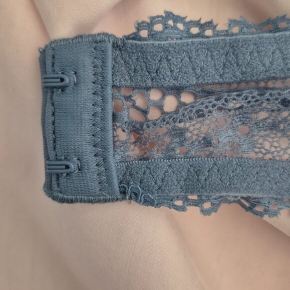 Victoria Secret Halter Style Bralette Dusty Blue Light triangular lining - Picture 4 of 9